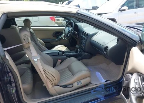 2002 Pontiac Firebird Trans Am из США, поврежденный, VIN 2G2FV32G822145817